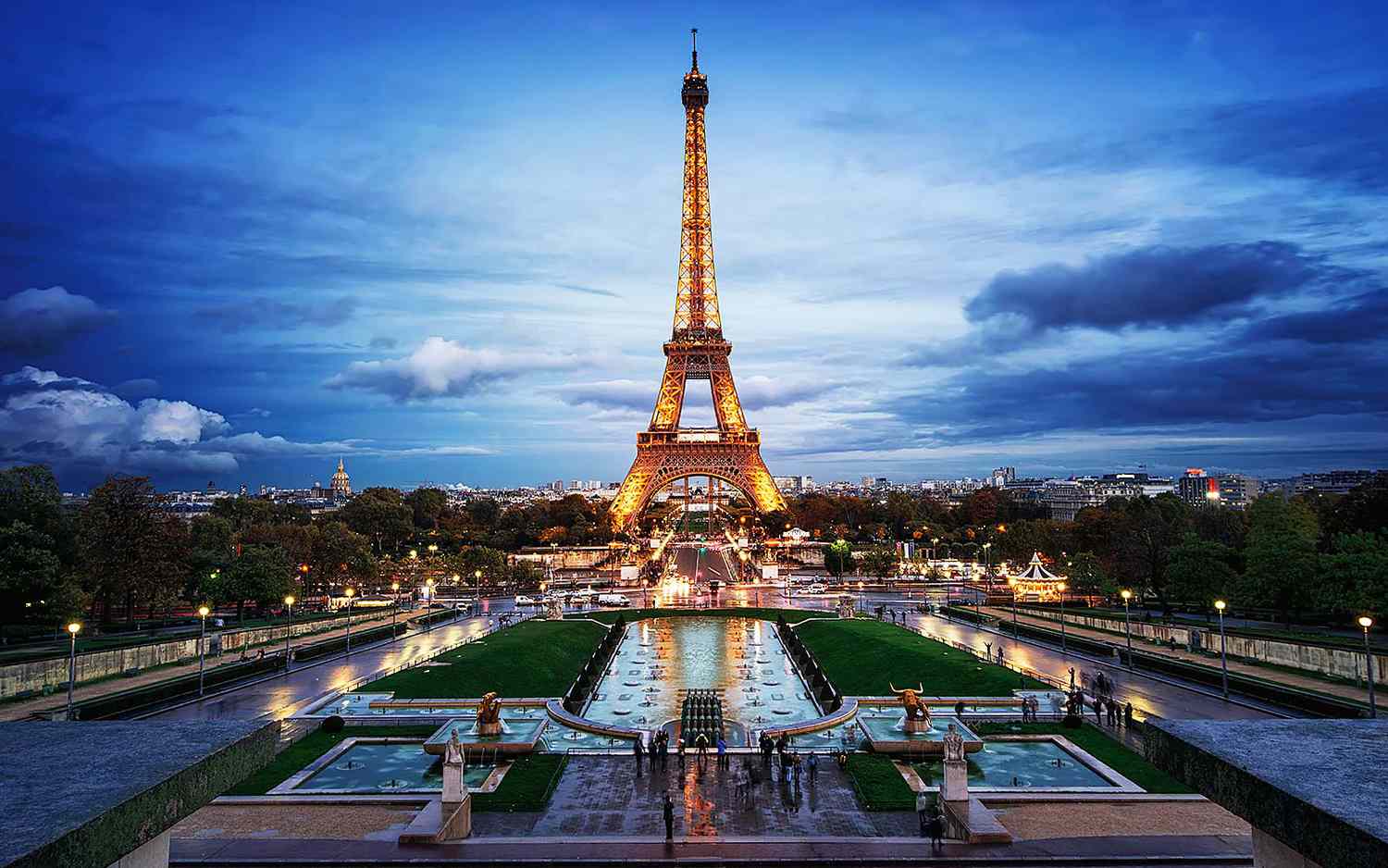 Vacationing in France?: Easy French Phrases to Sound Like a Local